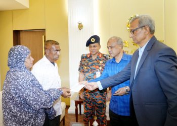 ফায়ারফাইটার নয়নের পরিবারকে স্বরাষ্ট্র মন্ত্রণালয়ের পক্ষ থেকে আরো পাঁচ লক্ষ টাকা সহায়তা প্রদান