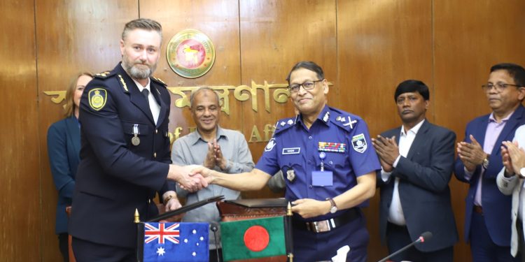 বাংলাদেশ ও অস্ট্রেলিয়ার মধ্যে স্বাক্ষরিত SOP মানবপাচার প্রতিরোধে একটি মাইলফলক- স্বরাষ্ট্র উপদেষ্টা