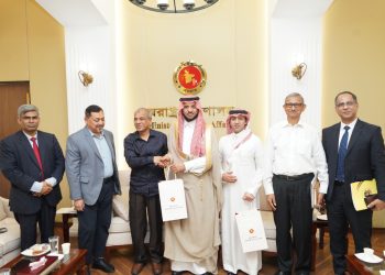 বাংলাদেশ থেকে আরও বেশি জনশক্তি নেয়ার জন্য সৌদি রাষ্ট্রদূতকে স্বরাষ্ট্র উপদেষ্টার আহ্বান