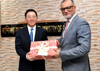 বাণিজ্য উপদেষ্টার সাথে চীনের ইউনান প্রদেশের গভর্নর এর বৈঠক