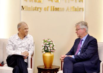 জাতিসংঘ শান্তিরক্ষা মিশনে বাংলাদেশ থেকে আরও বেশি হারে ফোর্স নেয়ার অনুরোধ স্বরাষ্ট্র উপদেষ্টার