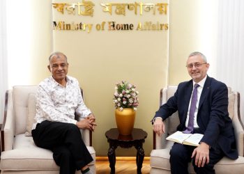 ঢাকায় ইইউভুক্ত দেশের জন্য ভিসা সেন্টার খোলার অনুরোধ স্বরাষ্ট্র উপদেষ্টার