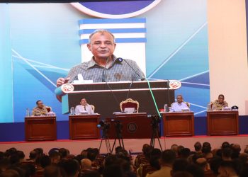 জনবান্ধব পুলিশ হিসেবে নিজেদের গড়ে তুলতে হবে-পুলিশ কর্মকর্তাদের উদ্দেশ্যে স্বরাষ্ট্র উপদেষ্টা