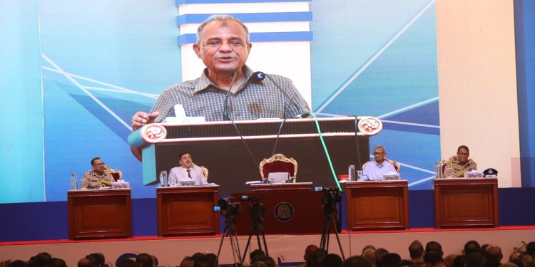 জনবান্ধব পুলিশ হিসেবে নিজেদের গড়ে তুলতে হবে-পুলিশ কর্মকর্তাদের উদ্দেশ্যে স্বরাষ্ট্র উপদেষ্টা