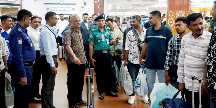সাবেক রাষ্ট্রপতি আবদুল হামিদের দেশত্যাগ ঘটনায় দায়ী সবার বিরুদ্ধে ব্যবস্থা নেয়া হবে- স্বরাষ্ট্র উপদেষ্টা