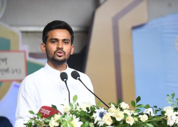 জাতীয় গোল্ডকাপ ফুটবল টুর্নামেন্ট-২০২৪ এর পুরস্কার বিতরণী অনুষ্ঠানে উপদেষ্টা আসিফ মাহমুদ