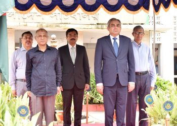 স্বরাষ্ট্র উপদেষ্টার সঙ্গে পাকিস্তানের স্বরাষ্ট্র মন্ত্রীর সাক্ষাৎ