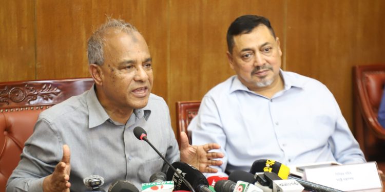 জাতীয় নির্বাচনে ৪৭ হাজার কেন্দ্রে দেয়া হবে বডি-ওর্ণ ক্যামেরা- স্বরাষ্ট্র উপদেষ্টা