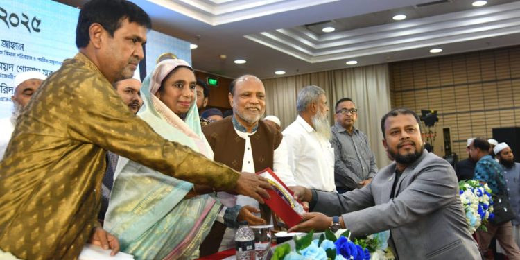 হজ ও ওমরাহ পালনকে সহজ এবং সুন্দর করতে প্রয়াস অব্যাহত থাকবে : বিমান সচিব