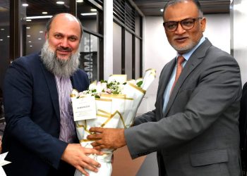 ৪ দিনের সফরে ঢাকায় পাকিস্তানের বাণিজ্যমন্ত্রী জাম কামাল খান