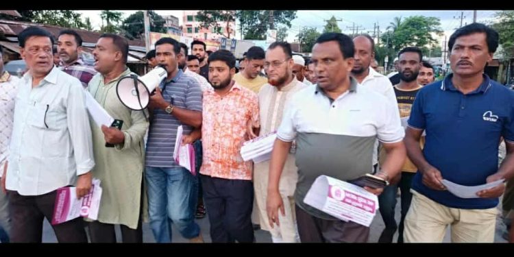 কুমিল্লা -৯ নির্বাচনী আসন পূর্ণবহালের দাবিতে লালমাইয়ে মিছিল ও লিফলেট বিতরণ
