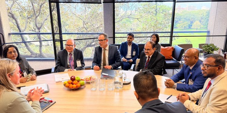 নিউ সাউথ ওয়েলস সরকারের মন্ত্রী জিহাদ ডিব এর সাথে খাদ্য ও ভূমি মন্ত্রণালয়ের উপদেষ্টা আলী ইমাম মজুমদার এর দ্বিপাক্ষিক বৈঠক অনুষ্ঠিত