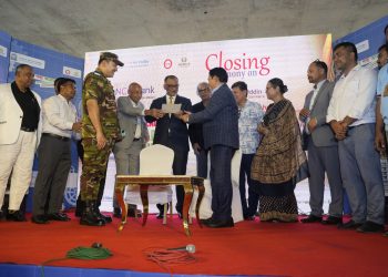 অর্থনীতির মূল লক্ষ্য হতে হবে ব্যয় থেকে উদ্বৃত্ত তৈরি করা