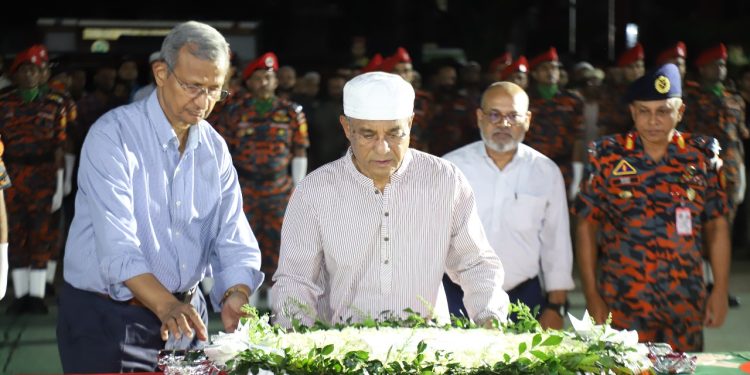 নিহত ফায়ার ফাইটার শামীম আহমেদের জানাজায় স্বরাষ্ট্র উপদেষ্টার অংশগ্রহণ