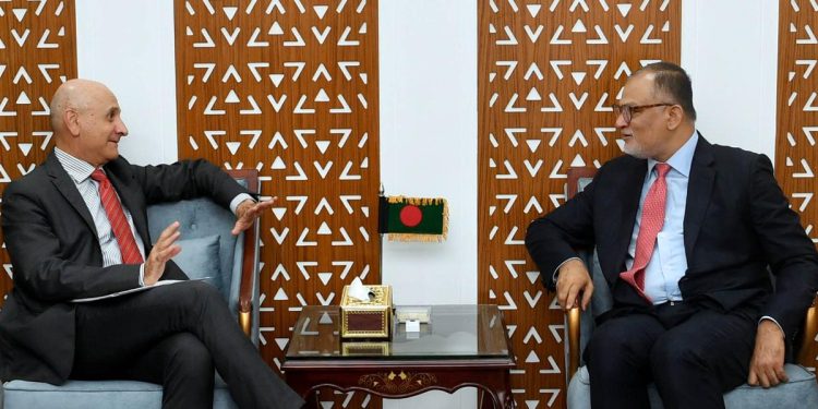 বাণিজ্য উপদেষ্টার সাথে ইতালির রাষ্ট্রদূতের বৈঠক