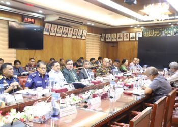 দুর্গাপূজায় এবার মণ্ডপের পাশাপাশি আইনশৃঙ্খলা বাহিনীর সদস্য সংখ্যা বেড়েছে- স্বরাষ্ট্র উপদেষ্টা