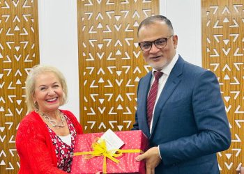 বাণিজ্য উপদেষ্টার সাথে যুক্তরাজ্যের বাণিজ্য বিষয়ক দূতের বৈঠক