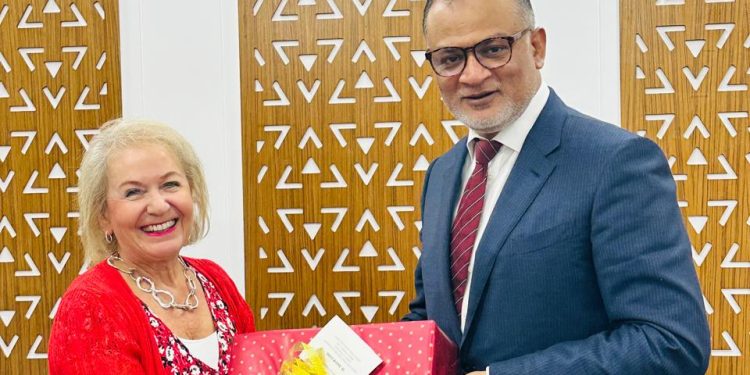 বাণিজ্য উপদেষ্টার সাথে যুক্তরাজ্যের বাণিজ্য বিষয়ক দূতের বৈঠক