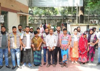 রাজধানীতে স্বর্ণের দোকানে চাঞ্চল্যকর চুরি: ডিবির অভিযানে ১৯০ ভরি স্বর্ণসহ চারজন গ্রেফতার