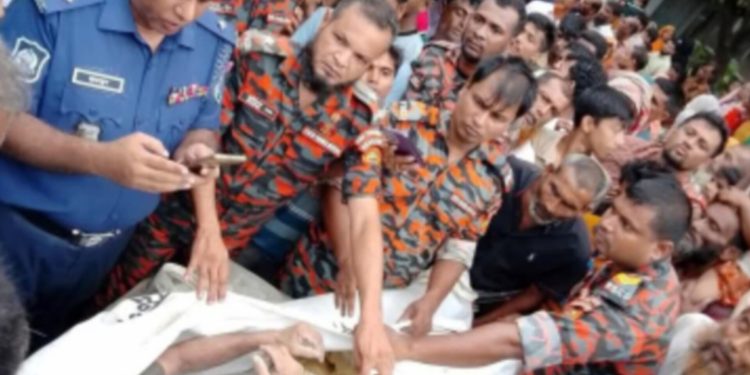 বাঘায় পদ্মার শাখা নদীতে মাছ ধরতে গিয়ে আমিরুল ইসলাম (৫০)মৃত উদ্ধার