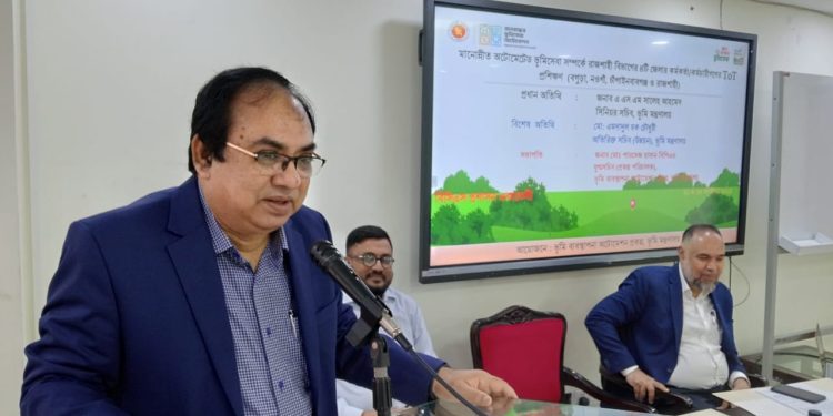 ভূমিসেবা সত্যিকার অর্থে নাগরিকের দোরগোড়ায় পৌঁছে গেছে: সিনিয়র সচিব