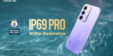 ওয়াটার-রেজিজট্যান্সে গিনেস ওয়ার্ল্ড রেকর্ডস করল রিয়েলমি সি৮৫ সিরিজ