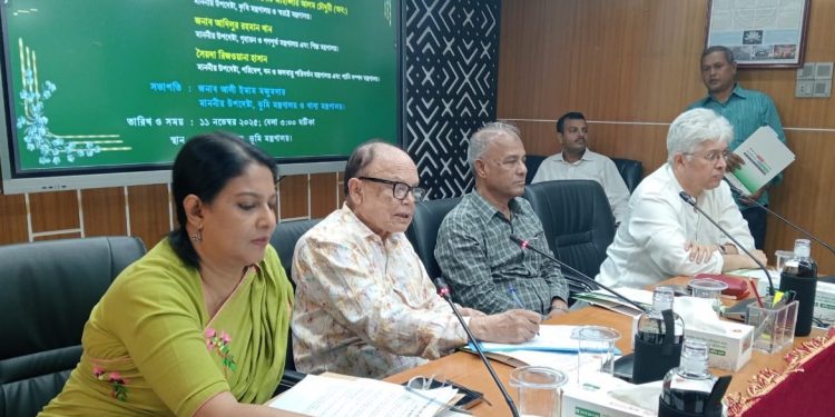 কৃষি ভূমি সুরক্ষা এখন সময়ের একান্ত দাবী: ভূমি উপদেষ্টা