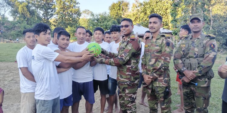 রাঙামাটিতে সেনাবাহিনীর  শিক্ষা উপকরণ,খেলার সামগ্রী বিতরণ এবং চিকিৎসা সেবা প্রদান