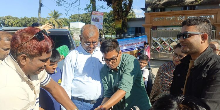 আহত ঈগল পাখির দায়িত্ব নিলেন আনোয়ারুল হক