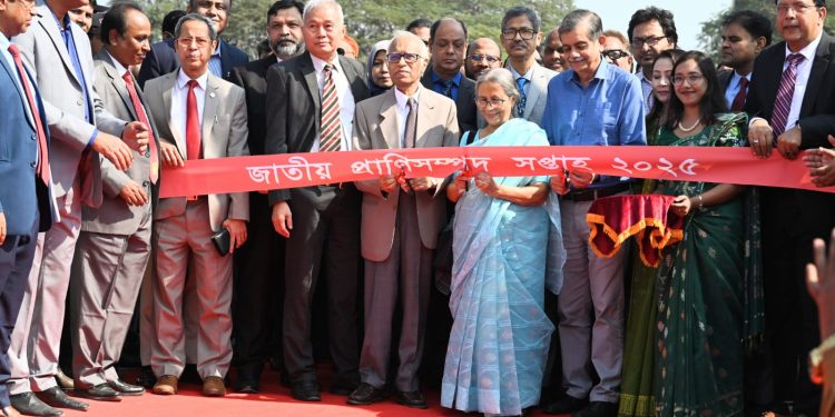 প্রাণিসম্পদ খাতের চ্যালেঞ্জ মোকাবিলায় সমন্বিত উদ্যোগের আহ্বান প্রধান উপদেষ্টার