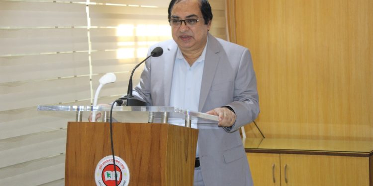 নির্ভুল ভূমিসেবা অনেকাংশে নির্ভর করে সার্ভেয়ারদের ওপর: সিনিয়র সচিব