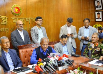 জাতীয় নির্বাচনে শান্তিপূর্ণ পরিবেশ নিশ্চিতকরণে অবিলম্বে ‘অপারেশন ডেভিল হান্ট ফেইজ-২’ চালু করা হবে- স্বরাষ্ট্র উপদেষ্টা