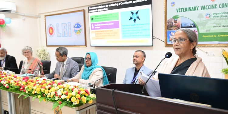 অ্যান্টিবায়োটিকের ব্যবহার কমাতে জানুয়ারিতে সচেতনামূলক কর্মসূচি শুরু-মৎস্য ও প্রাণিসম্পদ উপদেষ্টা