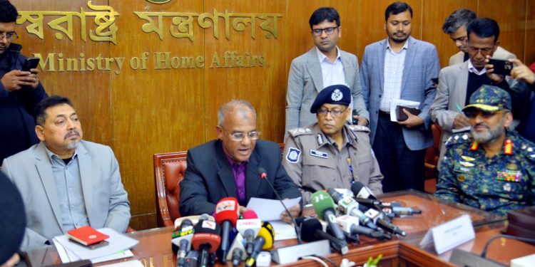 আইনশৃঙ্খলা সংক্রান্ত কোর কমিটির সভা শেষে স্বরাষ্ট্র উপদেষ্টার প্রেস ব্রিফিং: