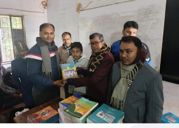 নতুন বছরের বই পেলো নারিকেলবাড়িয়া বহুমুখী উচ্চ বিদ্যালয়ের শিক্ষার্থী