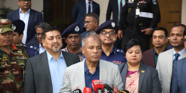 নির্বাচনি আচরণ বিধিমালা ভঙ্গ করলে আইনের আওতায় নিয়ে আসার নির্দেশ স্বরাষ্ট্র উপদেষ্টার