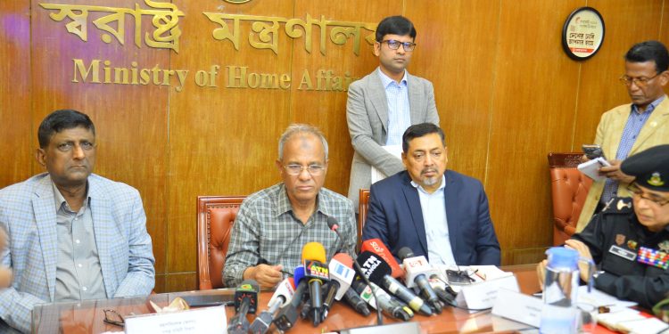 র্যাবের নতুন নাম স্পেশাল ইন্টারভেনশন ফোর্স (এসআইএফ)- স্বরাষ্ট্র উপদেষ্টা