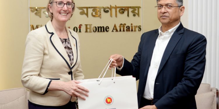 রোহিঙ্গা শরণার্থীদের জন্য সহায়তা অব্যাহত রাখতে চায় যুক্তরাজ্য