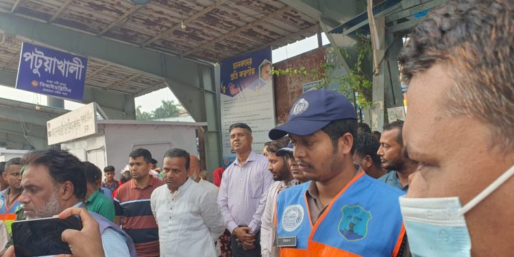 নৌকা থেকে লঞ্চে যাত্রী ওঠা সম্পূর্ণ বন্ধ করা হবে: নৌপরিবহন প্রতিমন্ত্রী