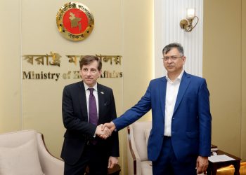 পুলিশের সংস্কার ও সক্ষমতা বৃদ্ধিতে ফ্রান্সের সহযোগিতা চাইলেন স্বরাষ্ট্রমন্ত্রী