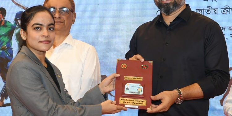 আরো ১৭১ জন ক্রীড়াবিদ পেলেন পেশাগত স্বীকৃতির ‘ক্রীড়া কার্ড’