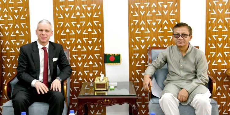 বাণিজ্যমন্ত্রীর সাথে সুইজারল্যান্ডের রাষ্ট্রদূতের বৈঠক