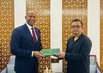 বাণিজ্যমন্ত্রীর সাথে কানাডার হাইকমিশনার এর বৈঠক