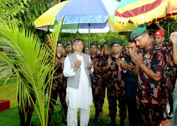 সীমান্ত নিরাপত্তায় প্রযুক্তিগত সক্ষমতা বৃদ্ধি এবং পেশাদারিত্ব বজায় রাখতে বিজিবি’র প্রতি স্বরাষ্ট্রমন্ত্রীর নির্দেশ