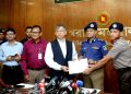 জনবান্ধব পুলিশ গঠনে পুরস্কার ও তিরস্কারের নীতি অব্যাহত থাকবে: স্বরাষ্ট্রমন্ত্রী