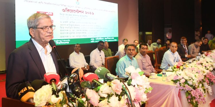 শুধু চাকরি নয়, কৃষিভিত্তিক শিল্প গড়ে তুলতে হবে: শেকৃবির নবীনদের স্থানীয় সরকার মন্ত্রী