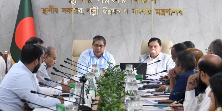 স্থানীয় সরকারের সব অফিসের ছাদে সোলার প্যানেল বসানো হবে: প্রতিমন্ত্রী মীর শাহে আলম