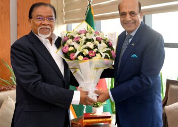প্রধানমন্ত্রীর জনপ্রশাসন উপদেষ্টার সাথে ভারতীয় হাইকমিশনার এর সাক্ষাৎ